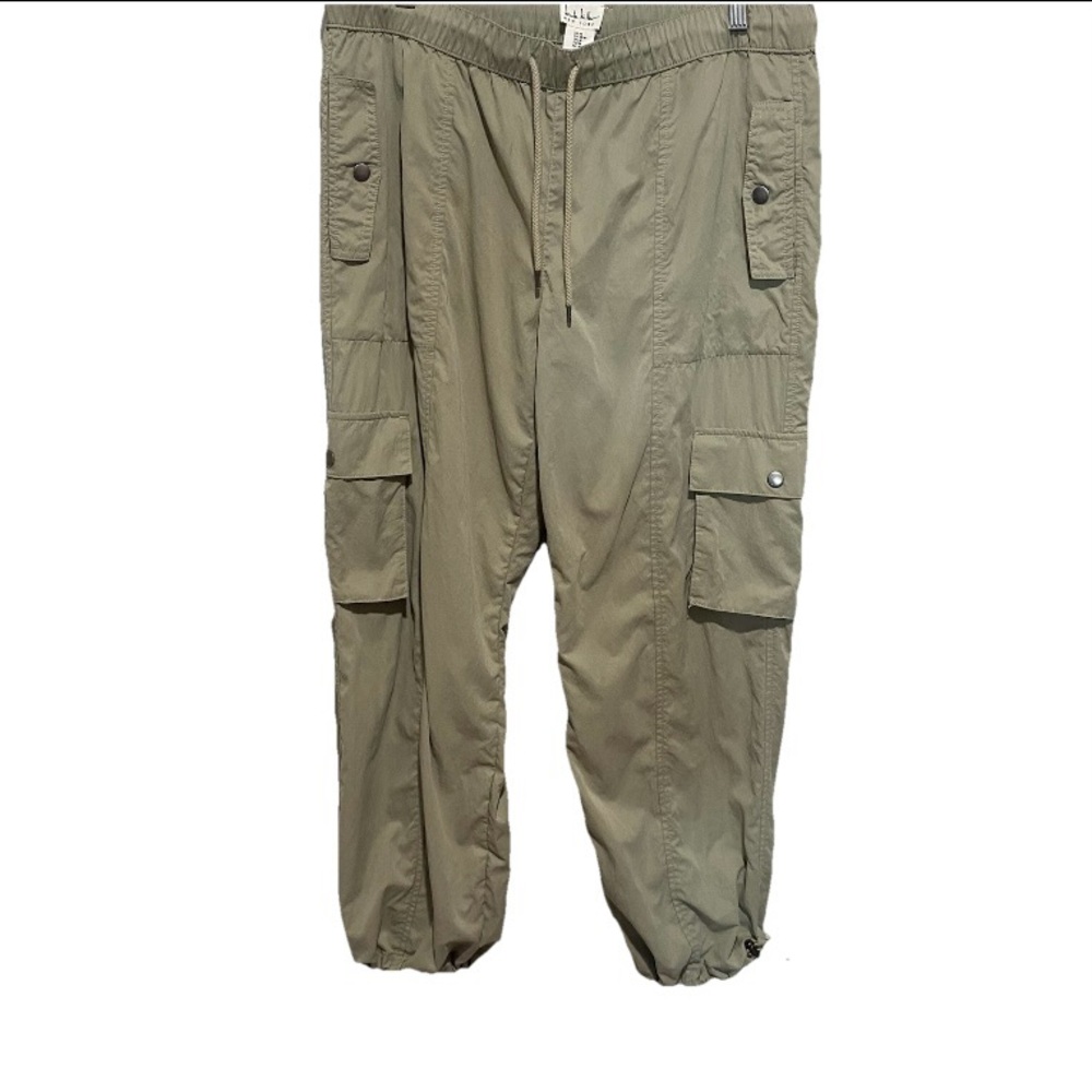 Nicole Miller New‎ York Women's Sage Green Joggers Size M w/ Multiple Pockets